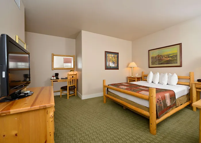 Western Plaza Hotel 3*