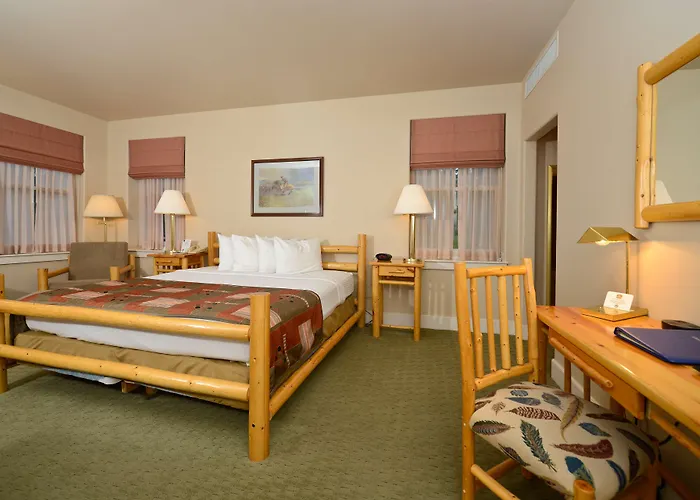 Hotel Western Plaza