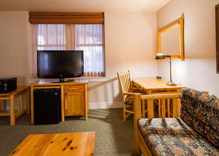 Western Plaza Hotel 3*
