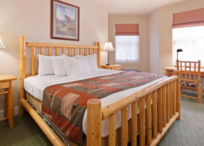 Western Plaza Hotel 3*