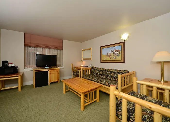 Western Plaza 3*