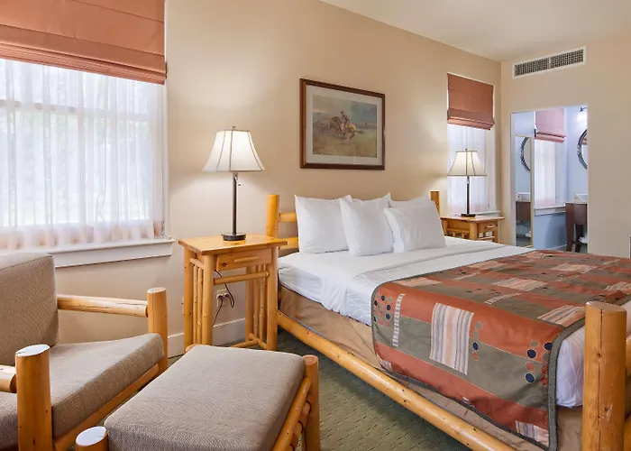 Western Plaza Hotel 3*