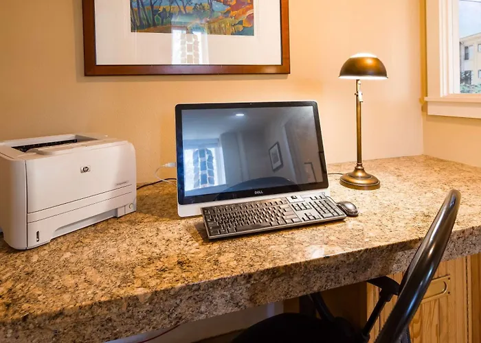 Hotel Western Plaza 3*