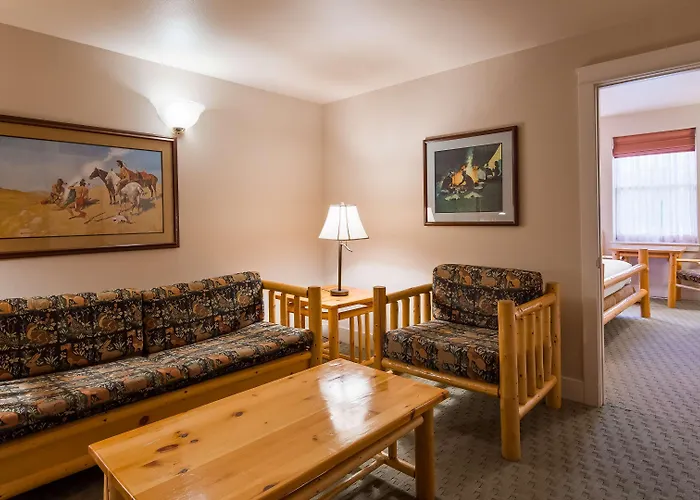 Western Plaza Hotel 3*